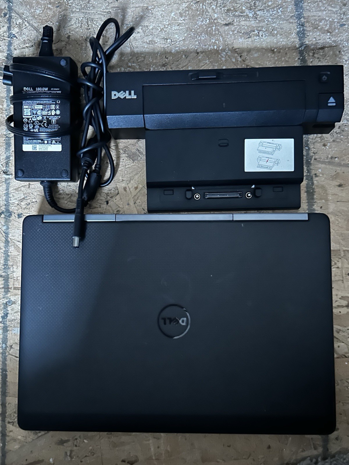 Dell Precision 7520 Laptop i7-6820HQ 32GB RAM NO HDD NVIDIA M2200 W/ EPORT PLUS gallery