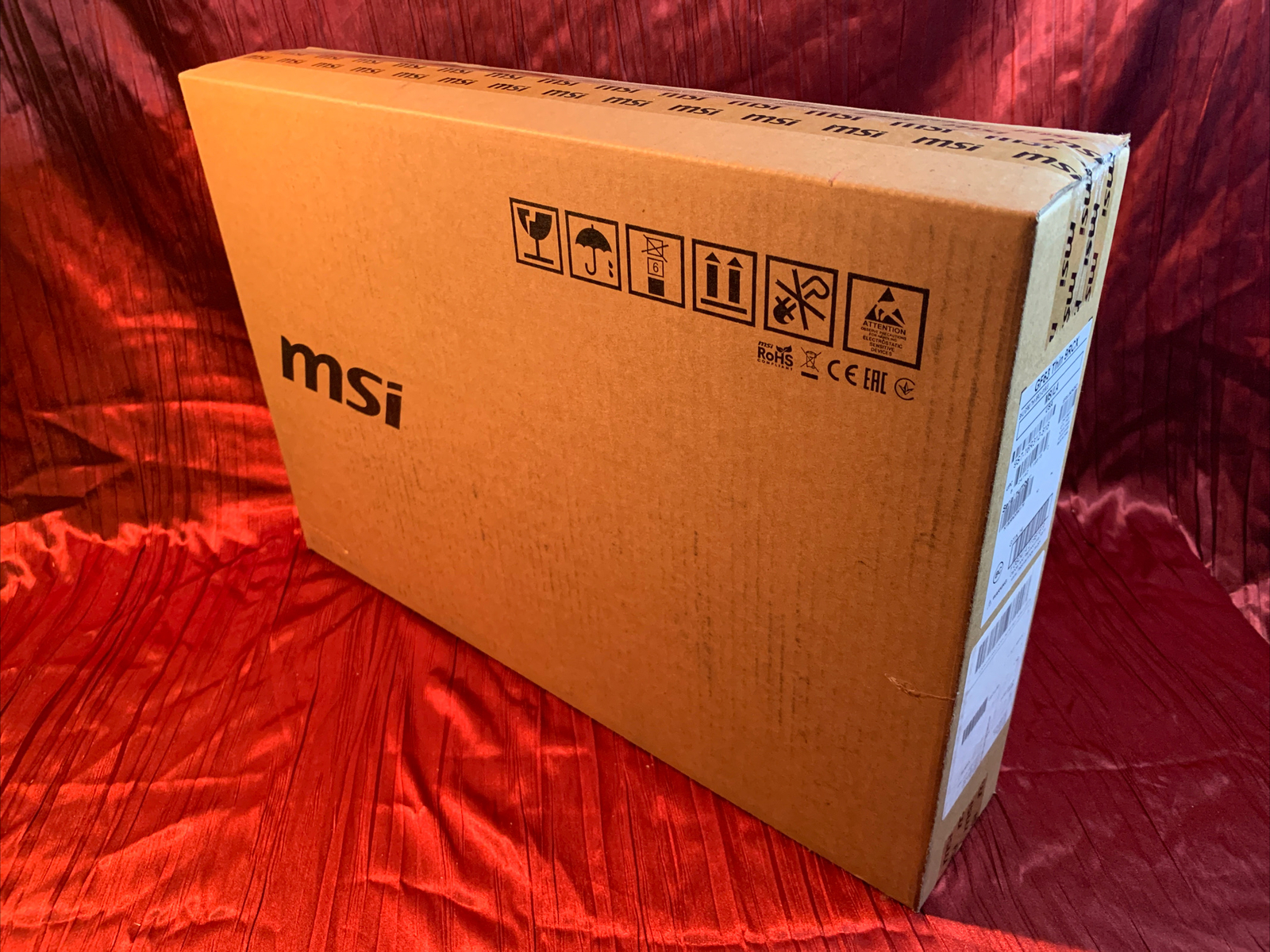 MSI GF63 THIN 9RCX-818 15.6" Gaming Laptop Intel i7-9750H NVIDIA RTX 1050 Ti gallery