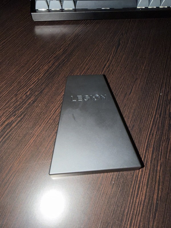 Lenovo Legion Go 8.8 in (1TB SSD, AMD Ryzen Z1 Extreme, 3.3GHz, 16GB RAM) gallery