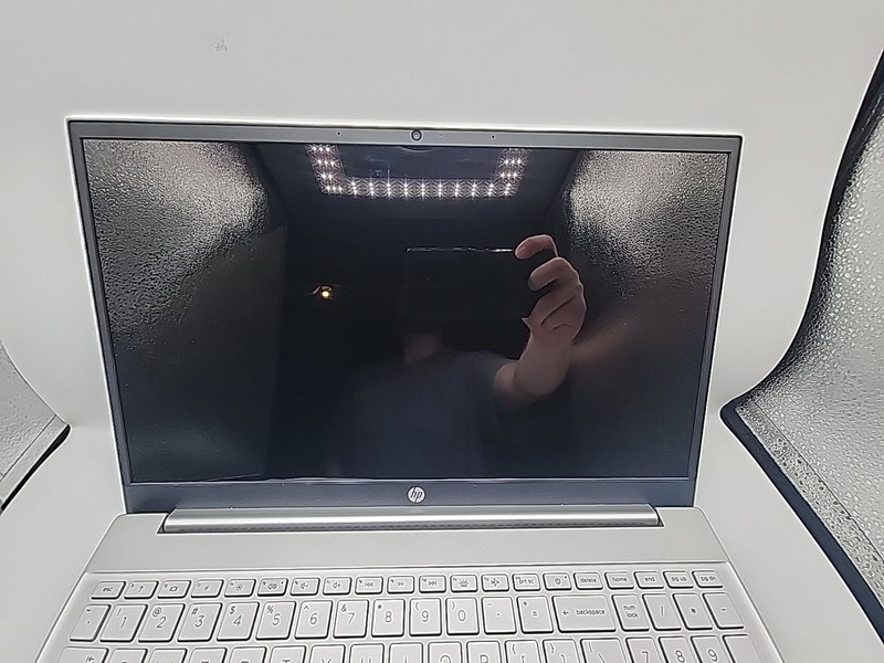 HP Pavilion Laptop 15-eh2085cl 15" FHD Touch RYZEN 7 5825U RADEON 1TB 32GB *READ gallery