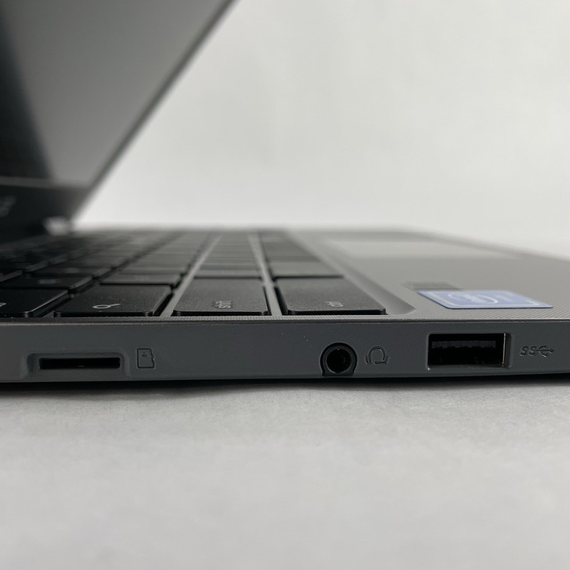 Asus NoteBook CX22N 11.6" Celeron N3350 1.10 GHz 4 GB RAM 16 GB SSD gallery