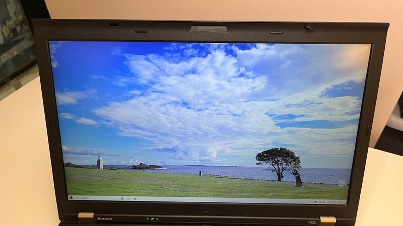 ThinkPad T520 15.6" Intel Core i5 8GB RAM 240GB SSD Windows 10 gallery