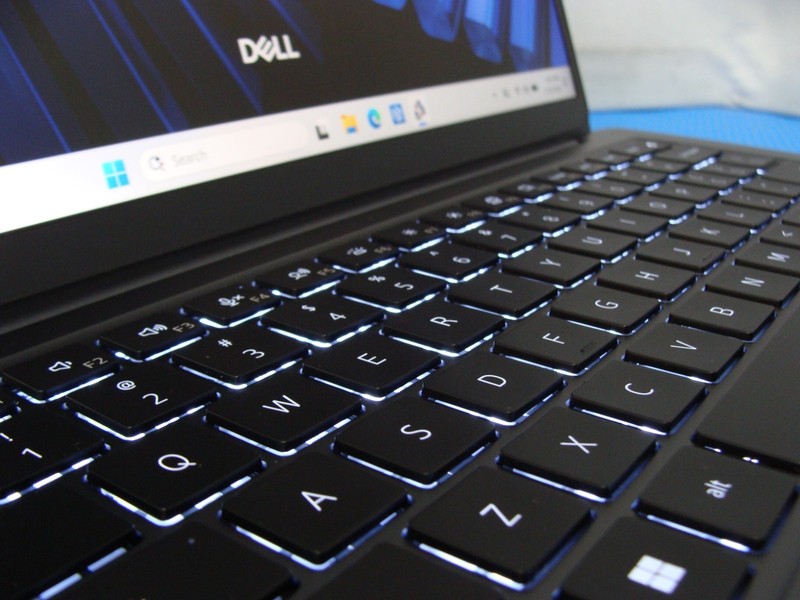 Dell Pro 5 14 P514260 14"FHD+ TOUCH Ultra 7 355 2.3GHz 32GB 512GB W11P WRTY2029 gallery