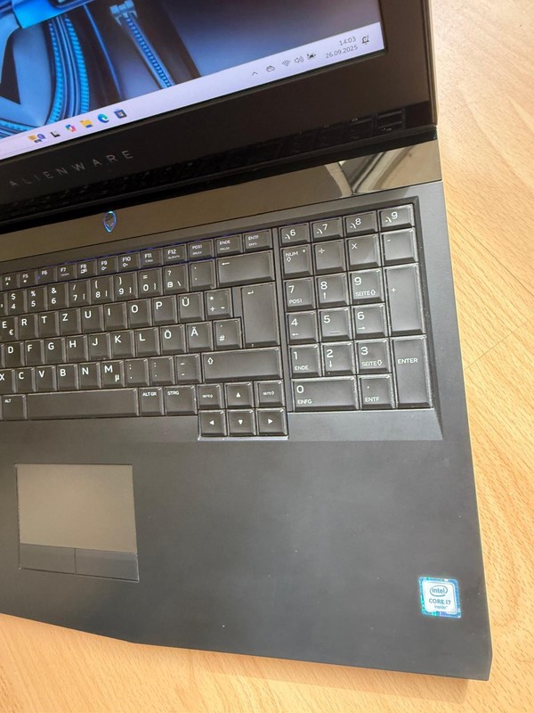 Dell Alienware Gaming R4;GTX 1070 17.3 inch" i7-6820HK,16GB,512GB SSD,1TB HDD, gallery