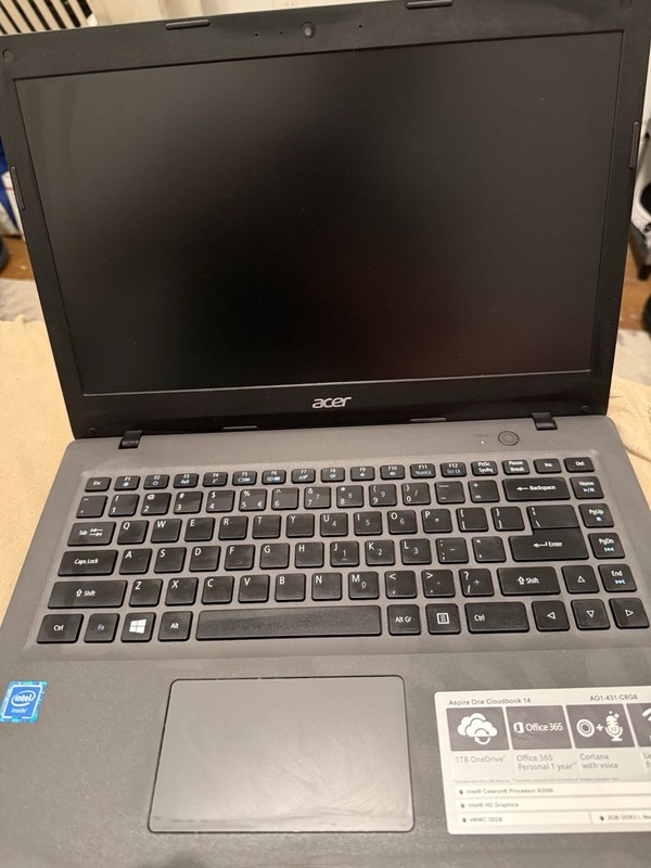Acer Aspire One Cloudbook 14 14in Celeron N3060 2GB 32GB eMMC Win10 gallery