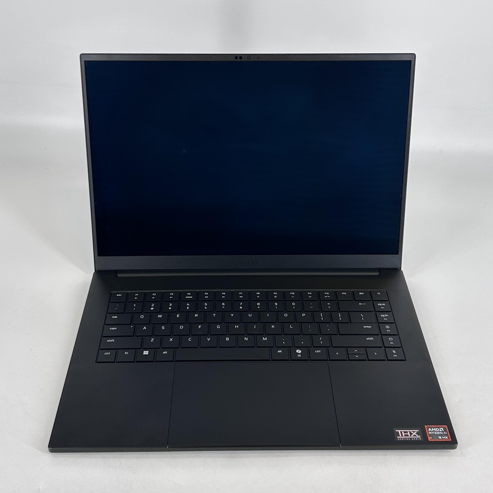 Razer Blade 16 Black 240Hz QHD+ 2.0 GHz Ryzen AI 9 HX 370 64GB 2TB/2TB RTX 5090 gallery