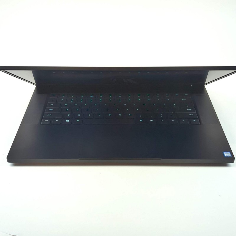 Razer Blade 15 RZ09-02705 i7-8750H 16GB RAM 512GB SSD GeForce GTX 1060 Max-Q gallery