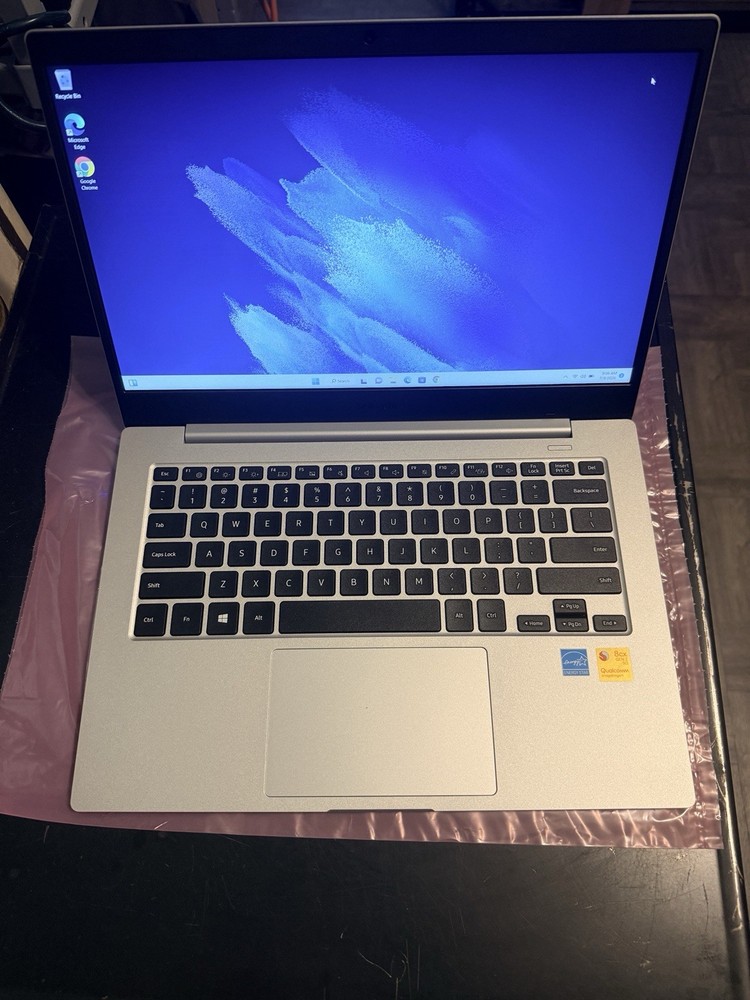 SAMSUNG GALAXY BOOK GO 14" NP340XLA KA-2 Snapdragon 3.15GHz 8GB RAM ARM64 Laptop
