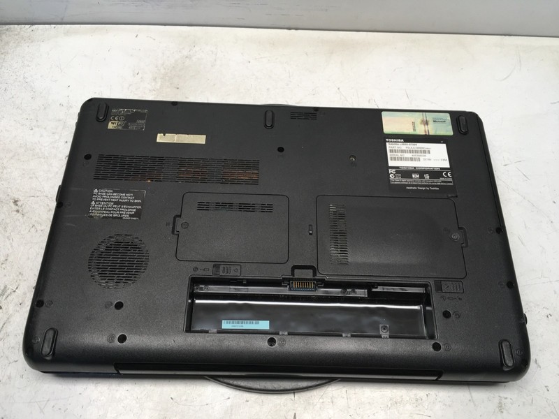 Toshiba Satellite L555D-S7005 AMD Turion II Dual-Core M520 2300MHz 4 GB NO HDD gallery