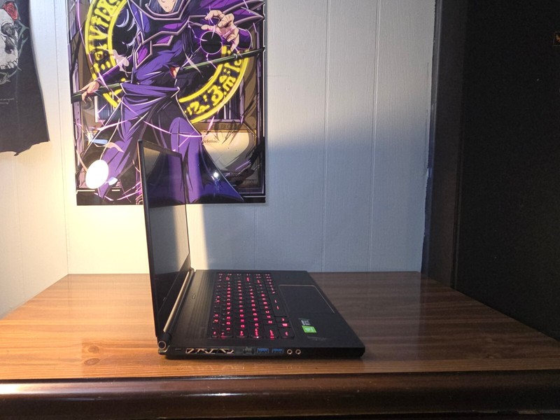 MSI GS65 STEALTH 8SE 15.6 inches i7-8750H RTX 2060 16GB RAM 512GB SSD Laptop gallery
