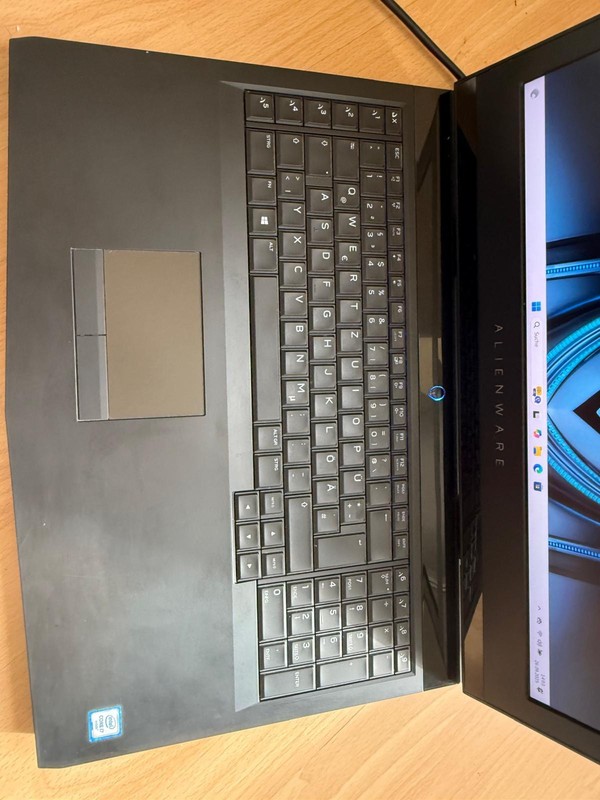 Dell Alienware Gaming R4;GTX 1070 17.3 inch" i7-6820HK,16GB,512GB SSD,1TB HDD, gallery