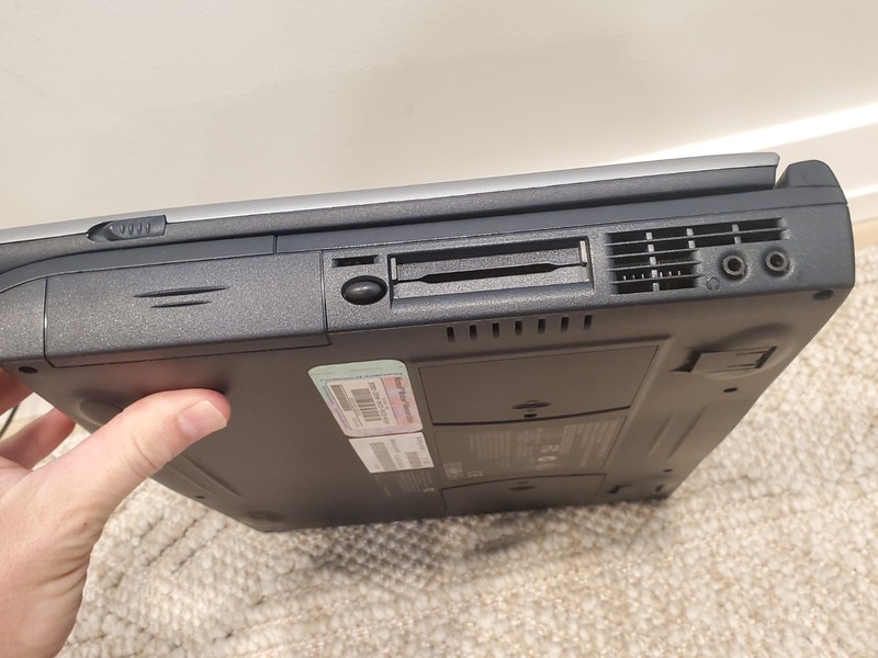 Compaq Presario 1200 Retro Vintage 1998 Laptop - Tested, Works *Bad Battery gallery