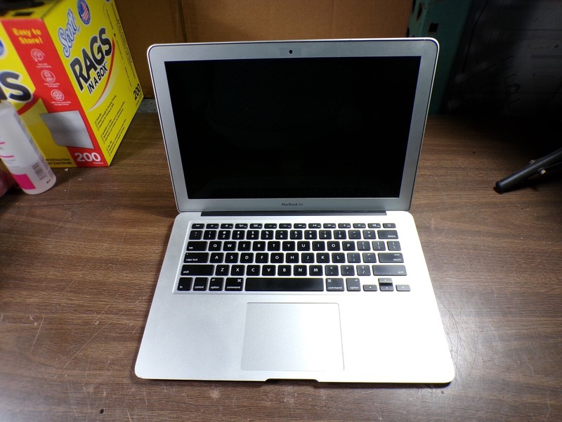 MacBook Air "Core i5" 1.3 13" (Mid-2013) 1.3 GHz CORE i5 (i5-4250U) 4GB RAM gallery