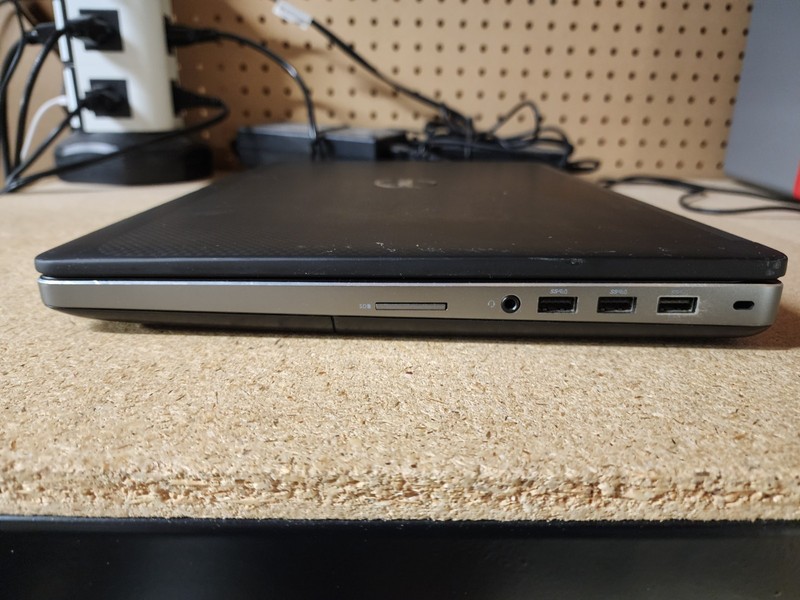 Dell Precision 7520 i7-7700HQ 2.8GHz 16GB RAM 256GB SSD Win 11 Pro Quadro M1200 gallery
