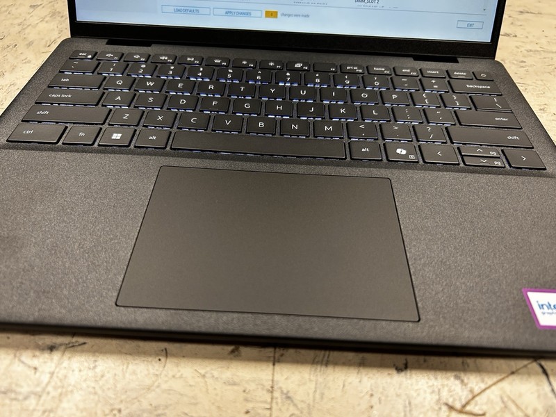 Dell pro 14 essential Pv14250 Core 7 150U 5.4ghz 16GB Ram, 1tb SSD Win 11 Pro gallery