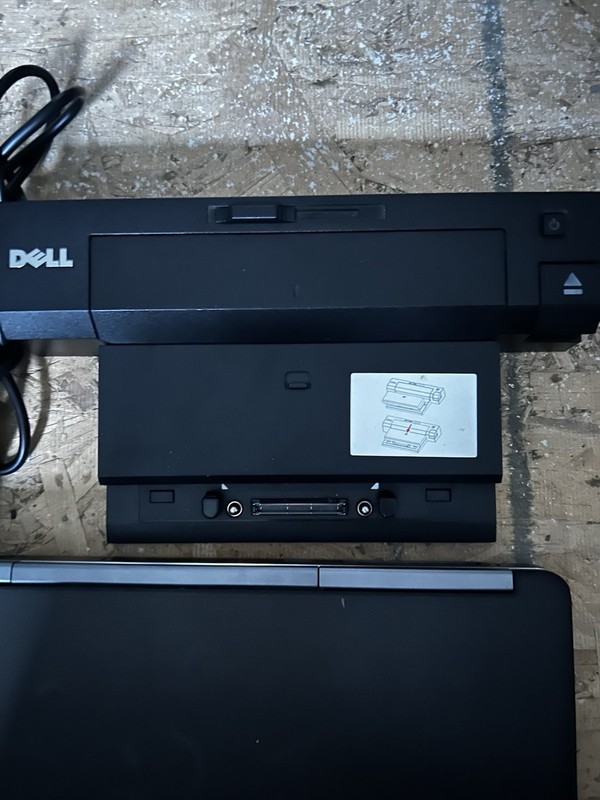 Dell Precision 7520 Laptop i7-6820HQ 32GB RAM NO HDD NVIDIA M2200 W/ EPORT PLUS gallery