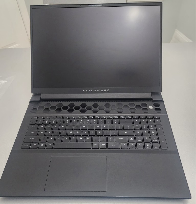 Alienware m18 R2 Gaming Laptop 13th Gen Core i7 2T 32GB RAM gallery