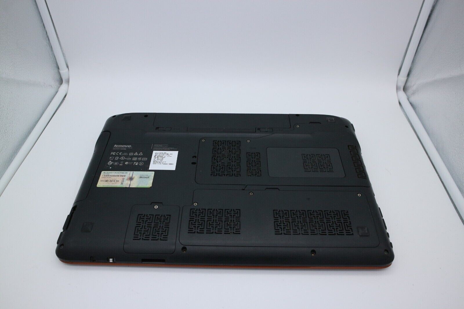 Lenovo IdeaPad Y560 i7 Quad Core 4GB Type 0646 Screen Faulty No Power Supply gallery