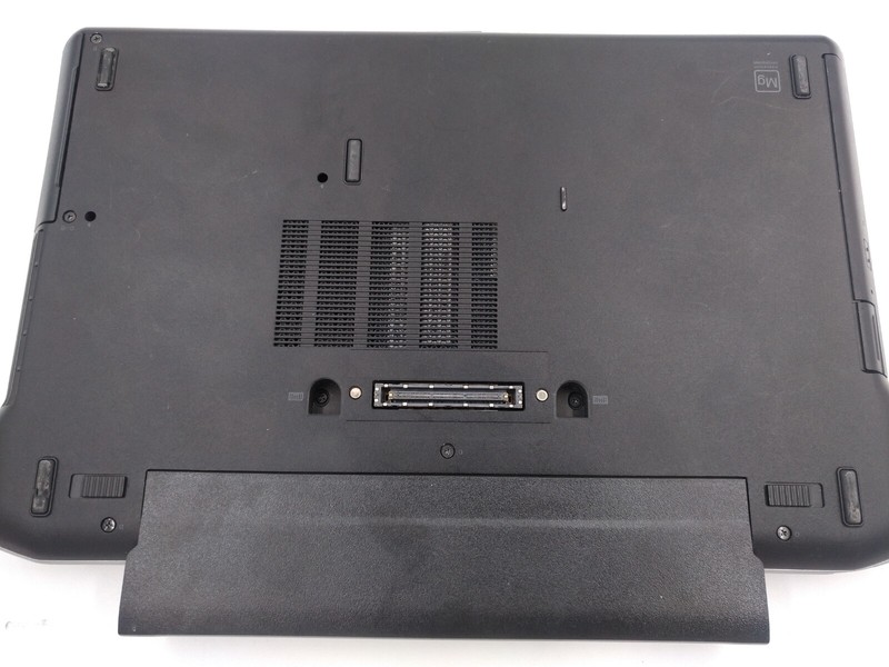 Dell Latitude E6330. Core i7, 8 GB RAM, 500 HDD, NEW BATTERY. gallery