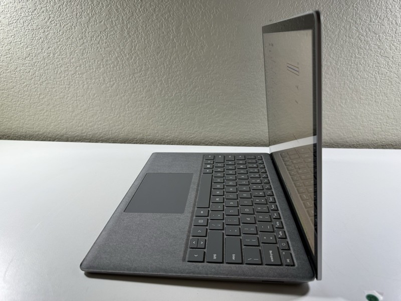 Microsoft Surface Laptop 5 13.5'' 1950 Intel Core i7-1265U 16GB RAM 512GB NVME gallery