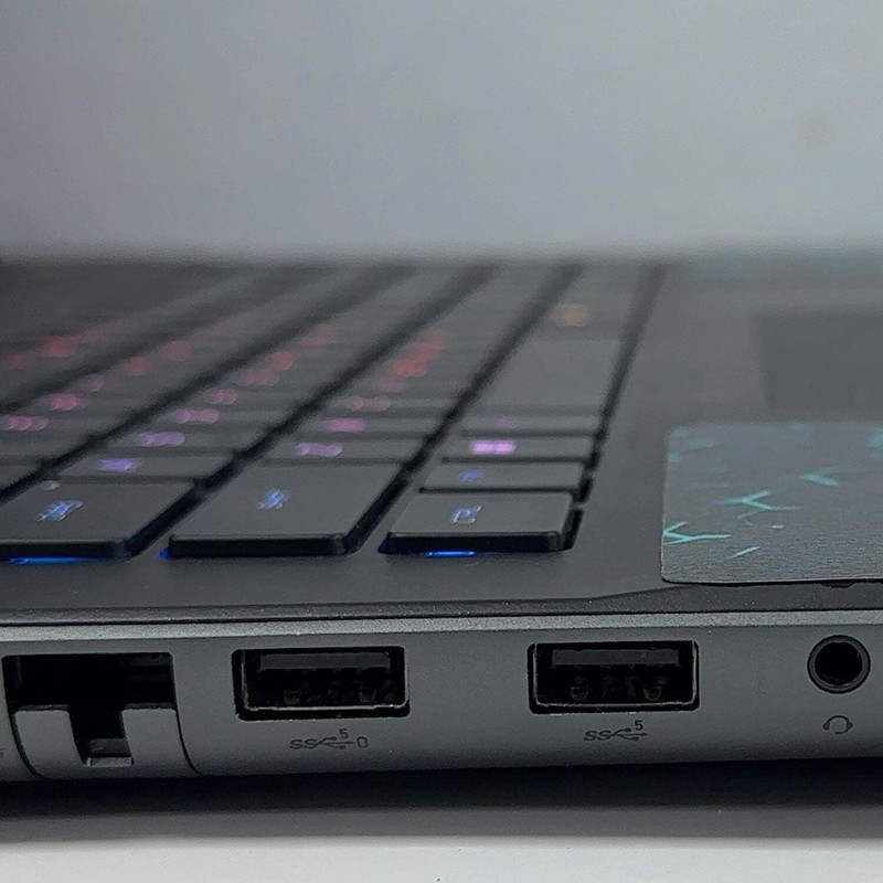 Alienware M16 M16R1 16" i7-13700HX 5.0GHz 32GB RAM 2TB SSD GeForce RTX 4070 gallery