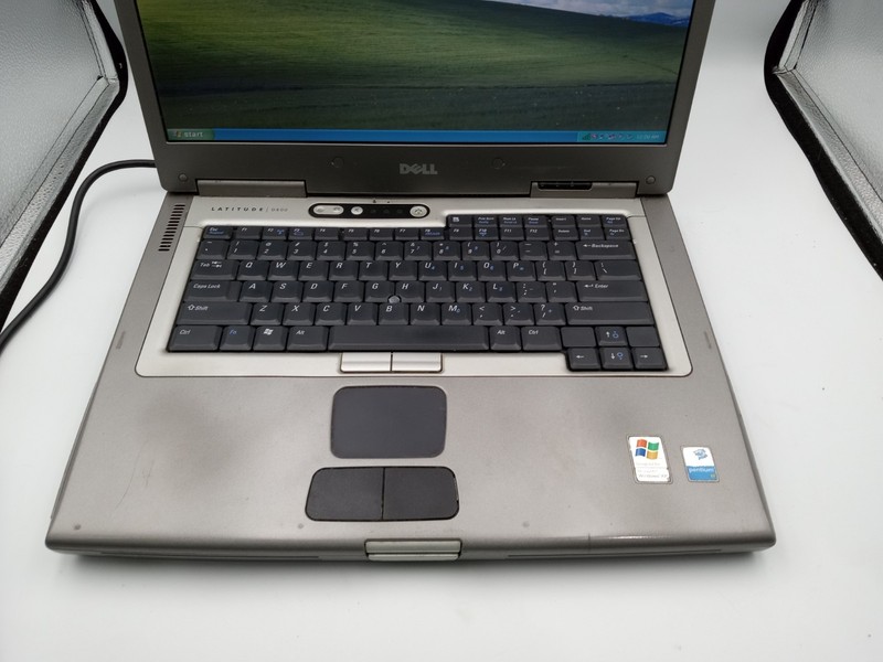 Dell Latitude D800 Pentium M 768MB RAM 60GB HDD Windows XP - READ -RR gallery