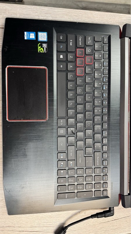 ACER PREDATOR HELIOS 300 N17C1 16gb Ram 750gb Hd gallery