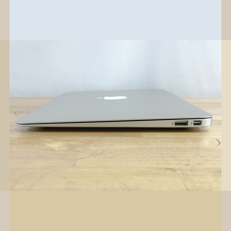 Apple MacBook Air A1465 i5-4250u 1.30GHz 4GB RAM (No Drive) gallery