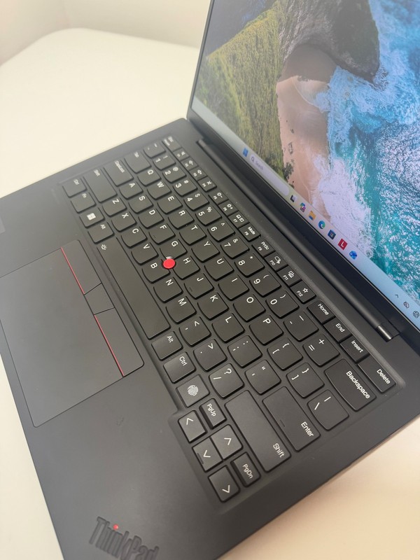 Lenovo ThinkPad X1 Carbon Gen 12 14" 21KC00A8US i7 1.7GHz 16GB 512GB WIN11 PRO gallery