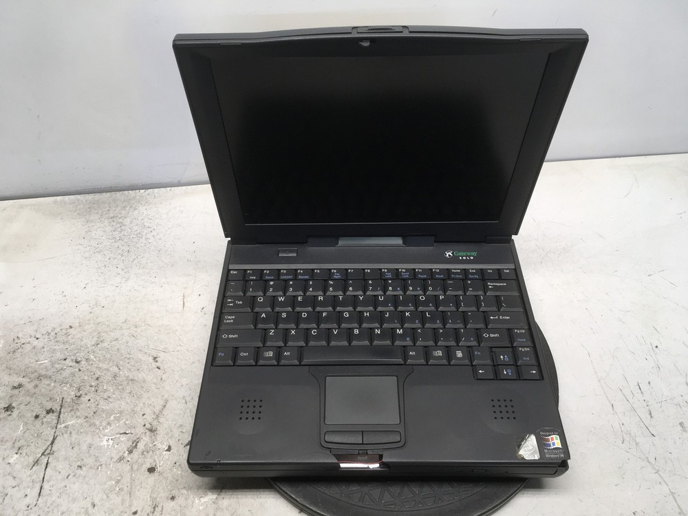 Gateway Solo 2500 Intel Pentium II 200MHz 64 MB NO HDD No Batt