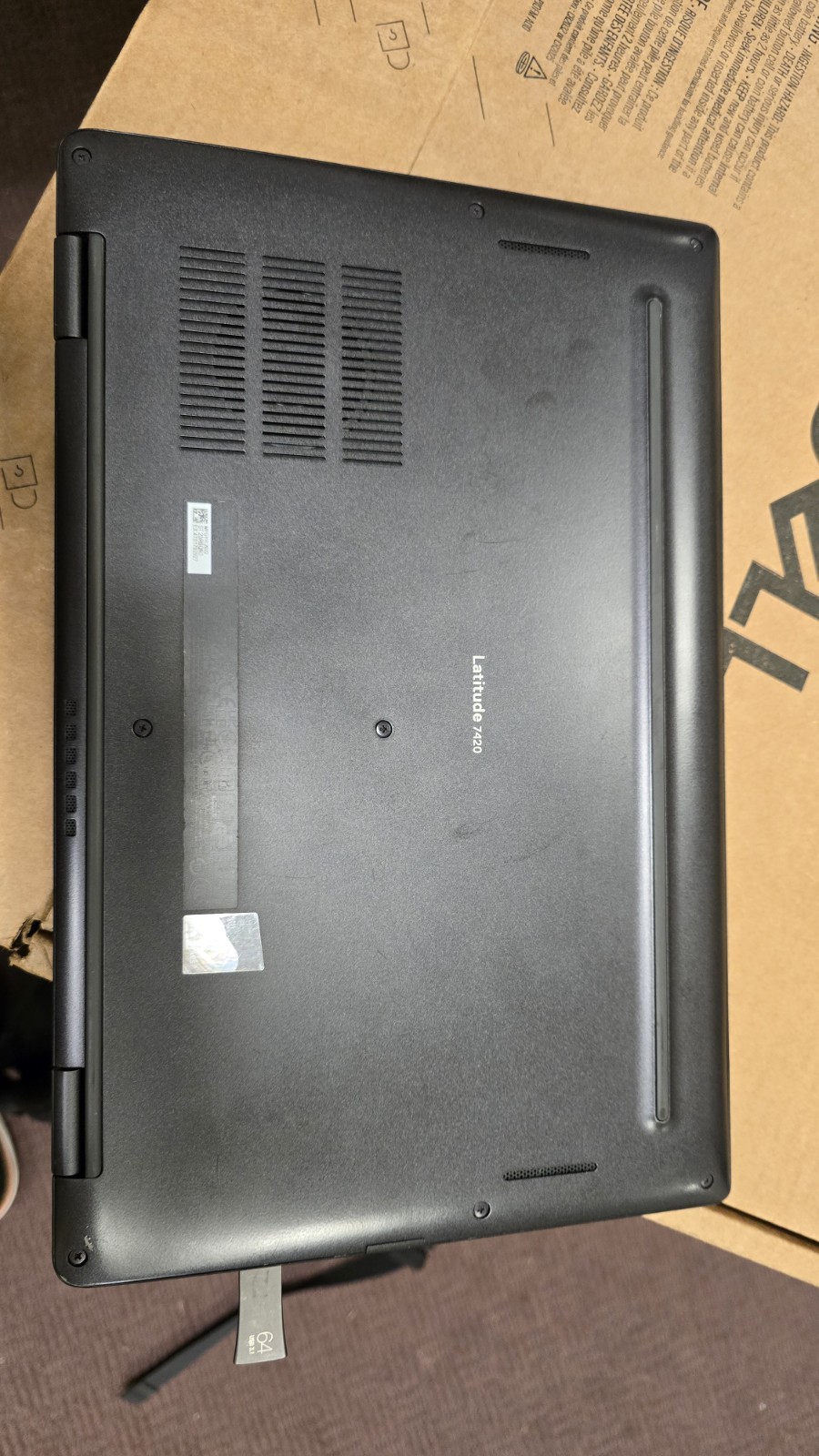 DELL LATITUDE 7420 14" 11th Gen Intel Core i7-1185G7 3.00GHz 16GB RAM 256GB NVMe gallery