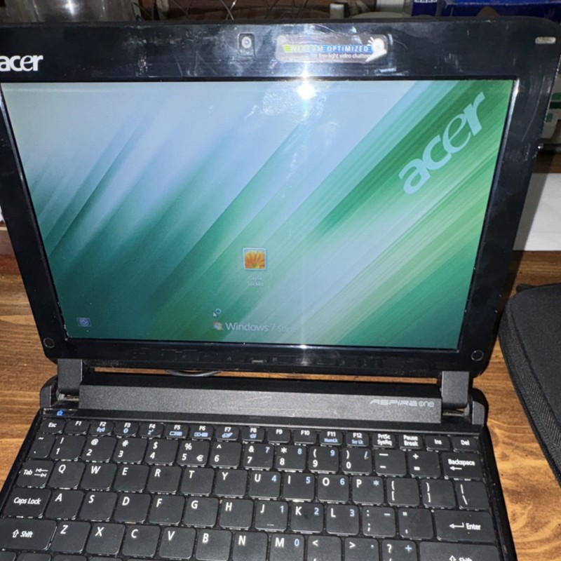 Acer Aspire One Netbook Intel Atom 10in Black Windows 7 Starter w/ Charger gallery