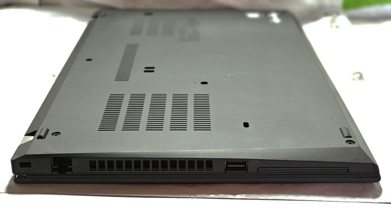 Lenovo ThinkPad P14s Gen 1 Core i7-10610U 32GB RAM NVIDIA Quadro P520 1 TB NVME gallery