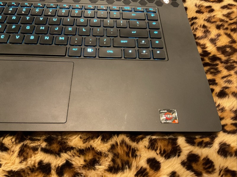 Alienware M17 R5 17.3'' (1TB SSD. AMD Ryzen 9 6900HX, 4.9GHz 16GB RAM) Gaming... gallery