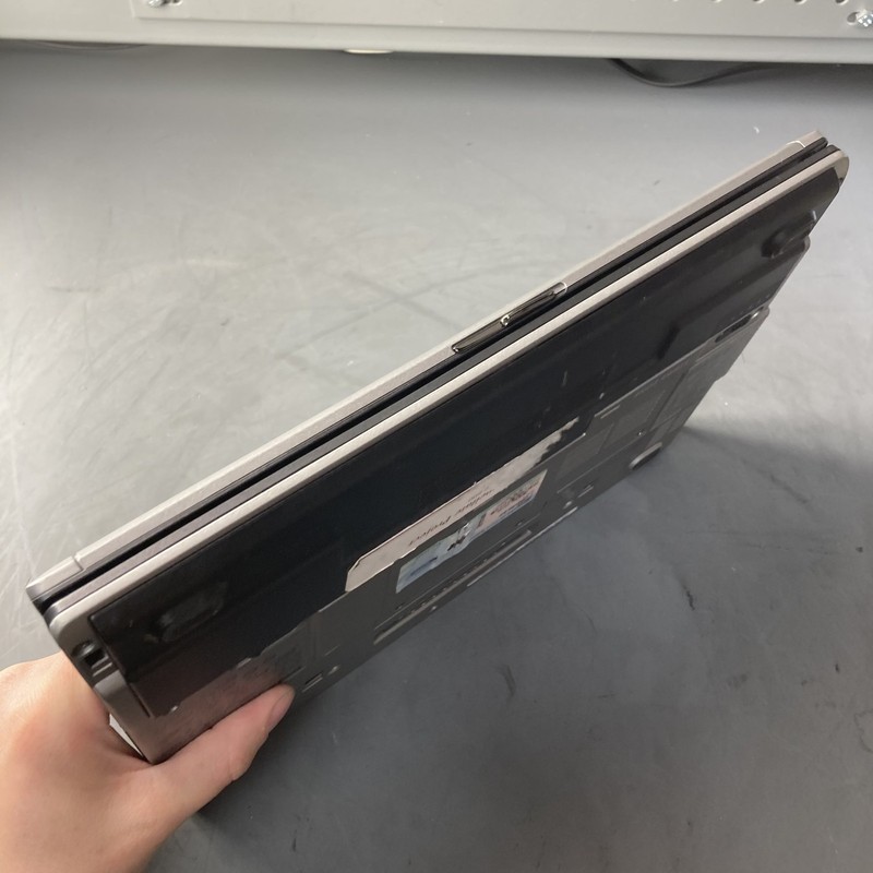 Dell Latitude D420 Core Duo 1.20GHz 2GB RAM 31GB SSD Windows 7 Retro Gaming gallery