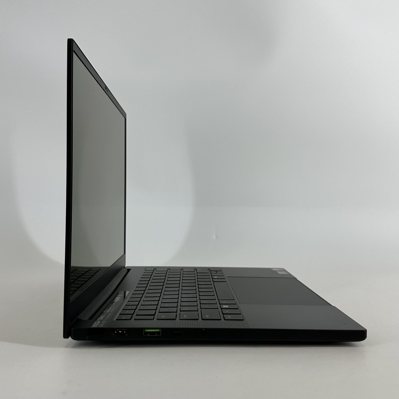 Razer Blade 14 120Hz 2025 2.0 Hz Ryzen AI 9 365 16GB 1TB SSD RTX 5060 BENT FRAME gallery