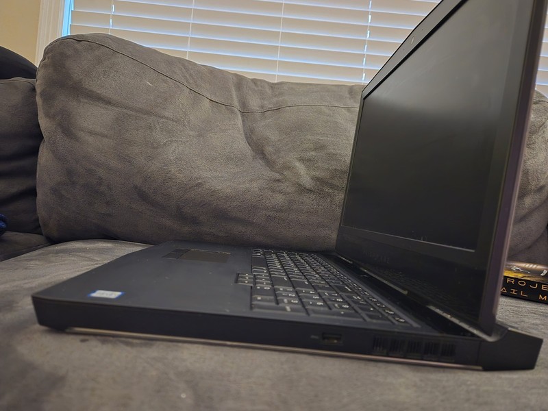 Alienware Laptop M17 R5 Intel(R) Core(TM) i7-8750H CPU @ 2.20 32.0 GB RAM DDR5 + gallery