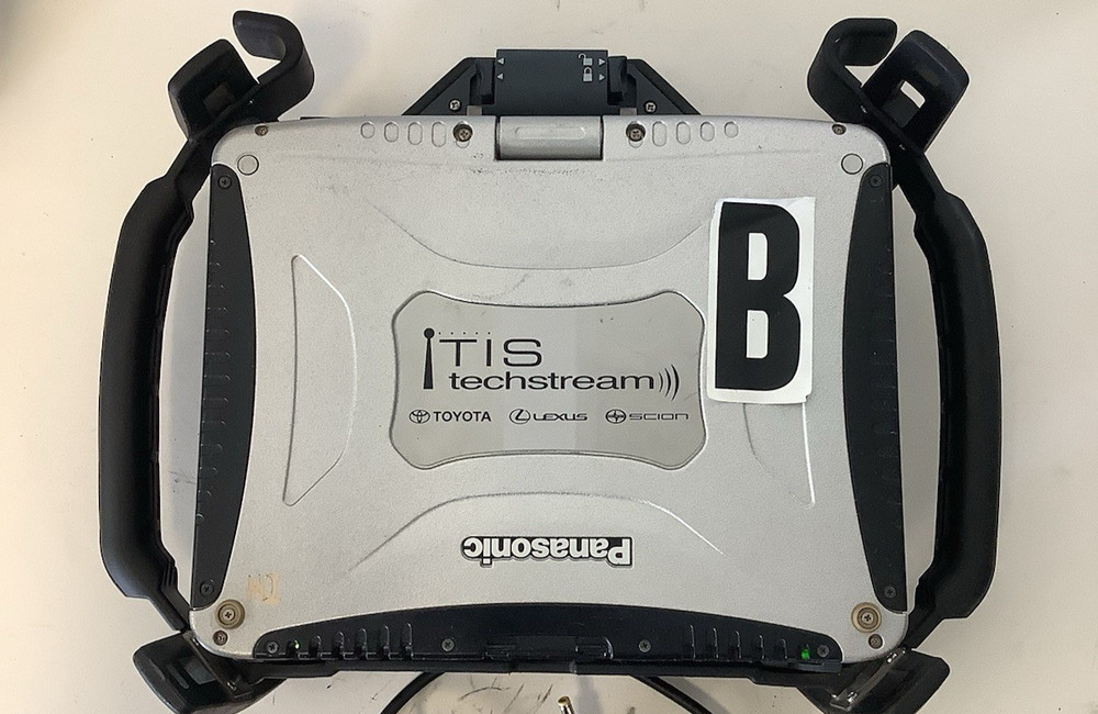 PANASONIC CF-19 TOUGHBOOK WINDOWS XP PRO TIS TECHSTREAM SNAP-ON CRADLE TOYOTA