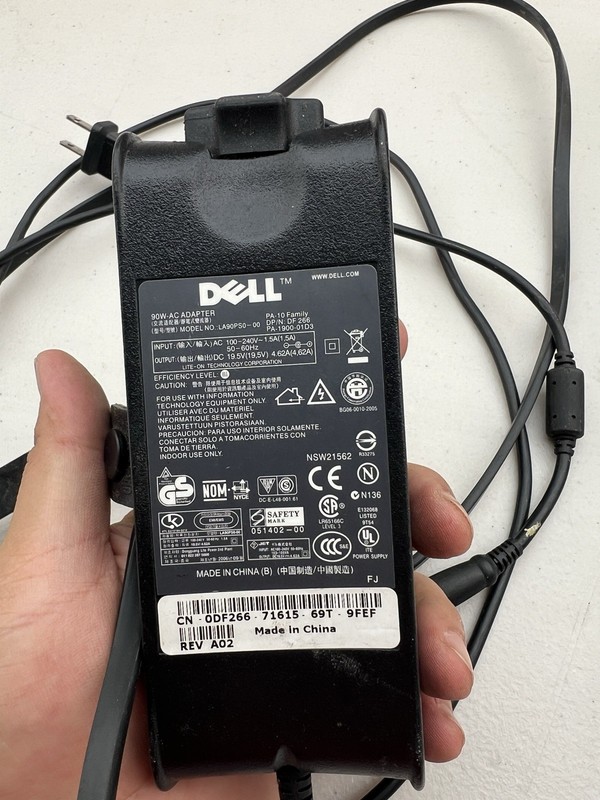 Dell Inspiron 1501 Laptop W/Charger ( For Parts ) gallery