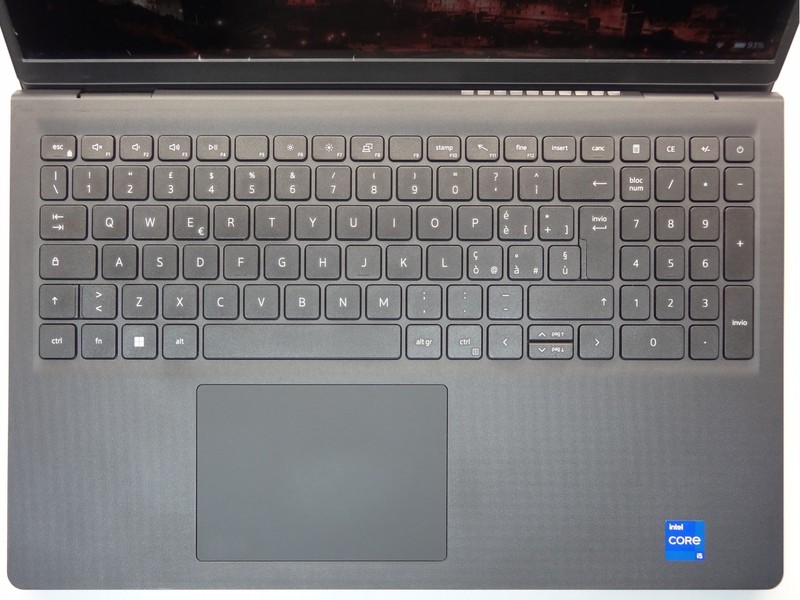 Dell Vostro 3520 i5-12Th 16GB 512SSD WiFi7 Win11 Off24 Microdirect Screen 144hz gallery