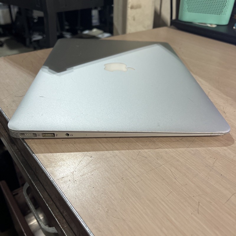 MACBOOK PRO 13" 2015 1.6GHZ CORE I5-5250U 8GB RAM NO HD gallery