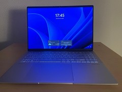 ASUS Vivobook S16 16″ OLED AMD Ryzen AI 9 365 2.0GHz 32GB 1TB SSD W11H Laptop SL