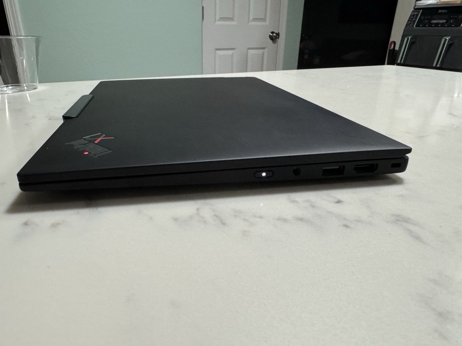 Lenovo ThinkPad X1 Carbon Gen 12 Intel(R) Core(TM) Ultra 7 155H 32 GB RAM gallery