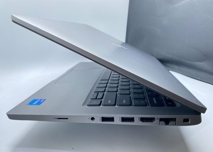 Dell Latitude 5420 14"in. i5-1145G7. 2.60GHz 16GB RAM 256GB SSD. Windows 11 Pro gallery