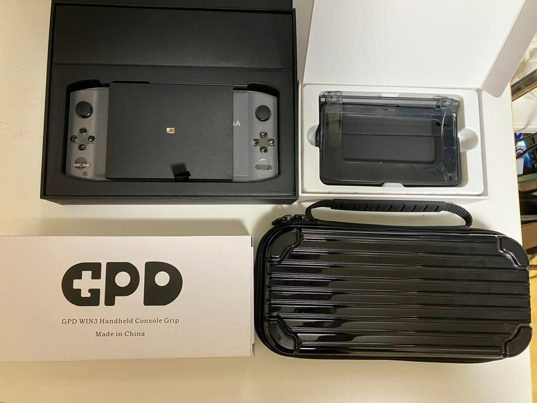 GPD Win 3 1165G7 mini PC Console Black w/Box gallery