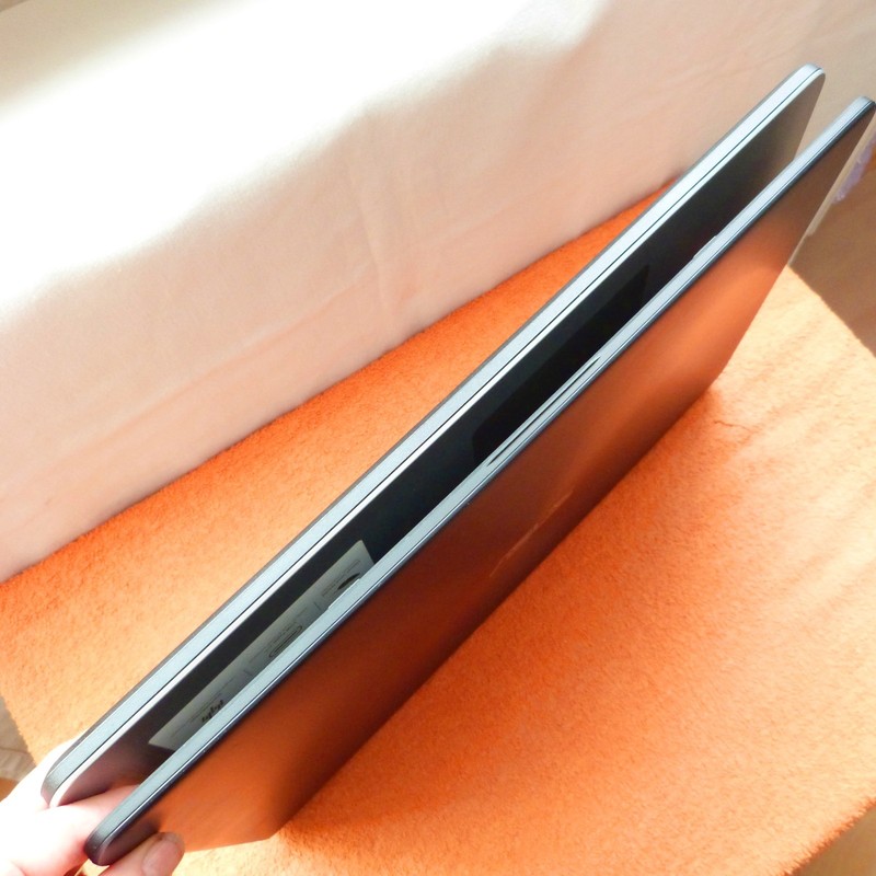 Asus R702 Vivo UltraBook 17" HDP l 1TB Windows 10 l i5 8GEN QUAD I HDMI USBC gallery
