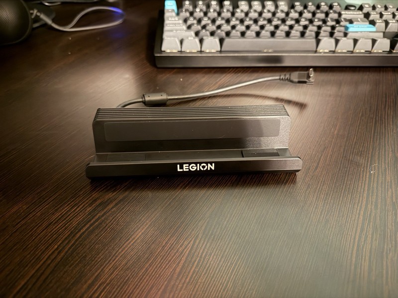 Lenovo Legion Go 8.8 in (1TB SSD, AMD Ryzen Z1 Extreme, 3.3GHz, 16GB RAM) gallery