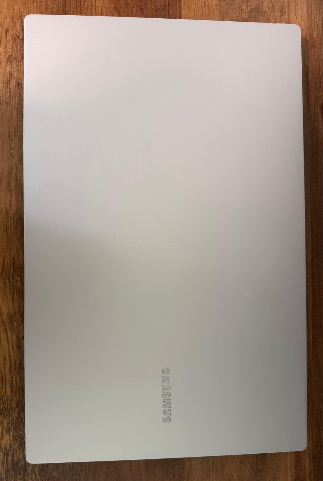 Samsung Galaxy Book 4 Intel Core 7 150U 16GB 512GB 15.6" Non-Touch FHD Silver gallery
