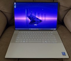 Dell Premium 16″ 4K OLED Laptop (Core Ultra 7 255H, RTX 5050, 32GB RAM, 1TB SSD)