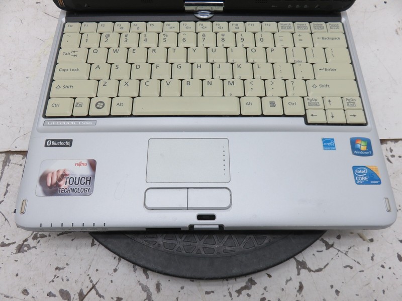 Lot of 3 Fujitsu LifeBooks (2) T730, (1) T731 Laptops - Parts/Repair gallery